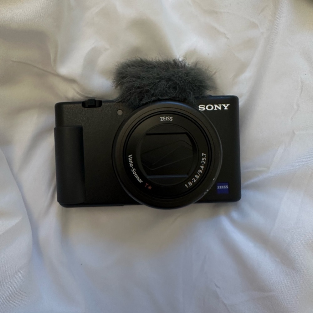 Sony Black Digital Camera with Zeiss Optics Sony - ZV-1 20.1-Megapixel Digital